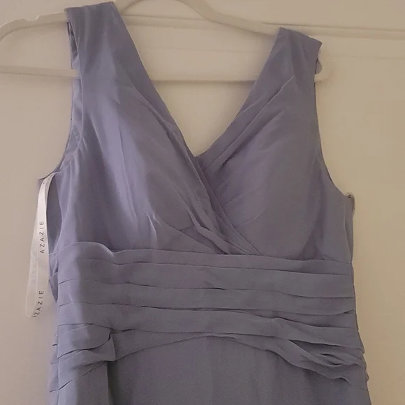 Dress - Picture 3 of 4